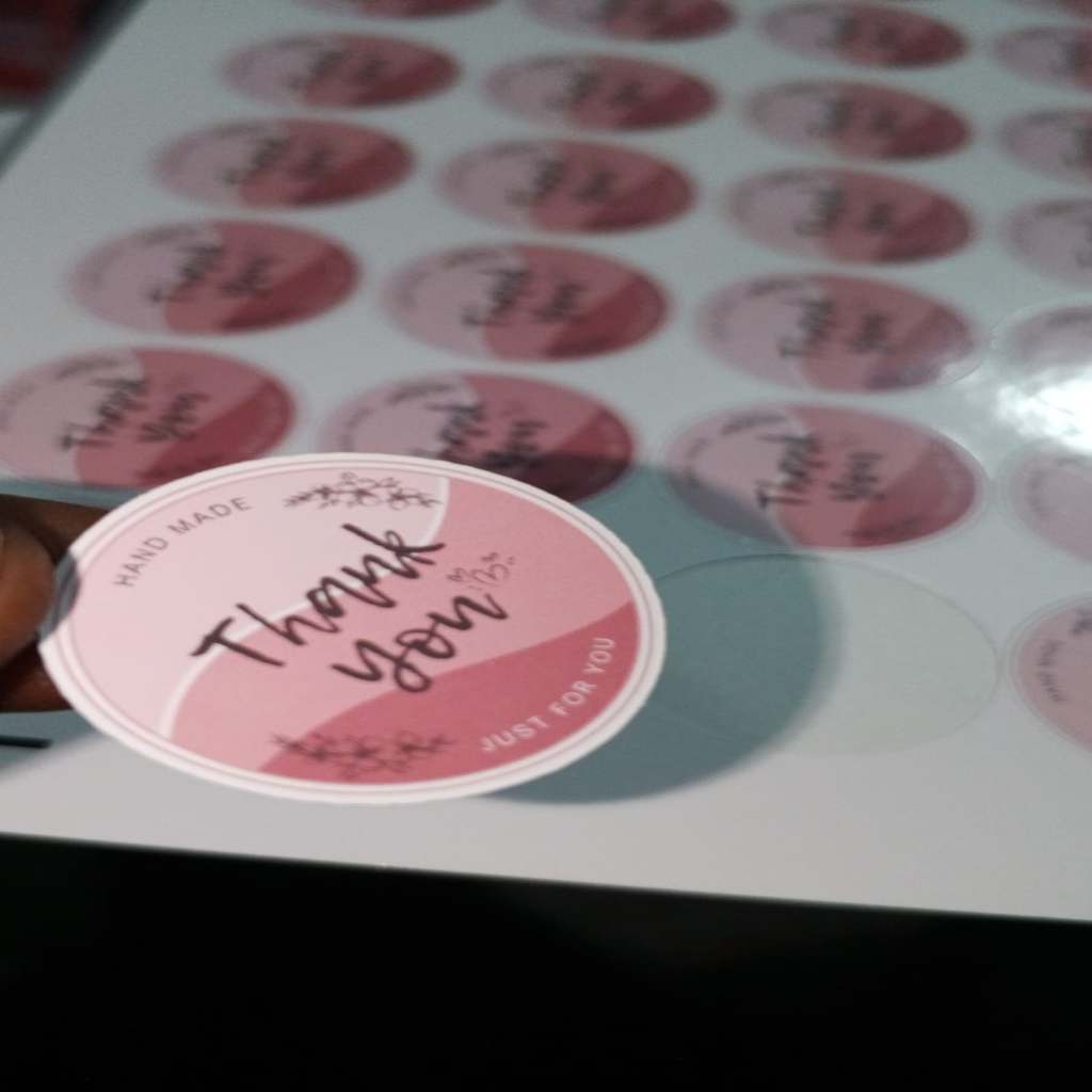 Floral Thank You Stickers – Pack of 100 | 1 Inch Round Seal Stickers for Packaging, Envelopes & Gift Decoration