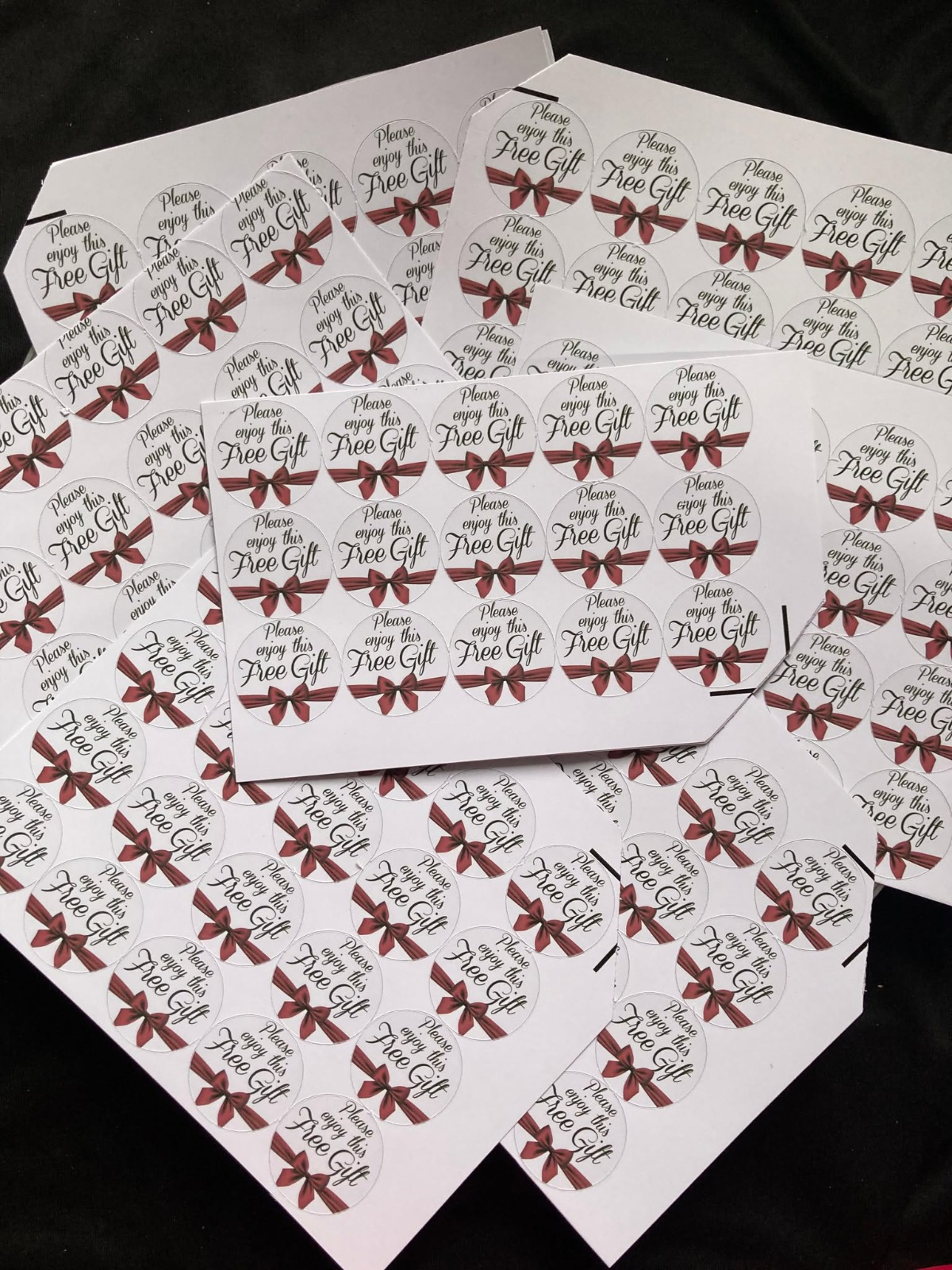 100 Pcs Free Gift 1 Inch Round Stickers Pakistan