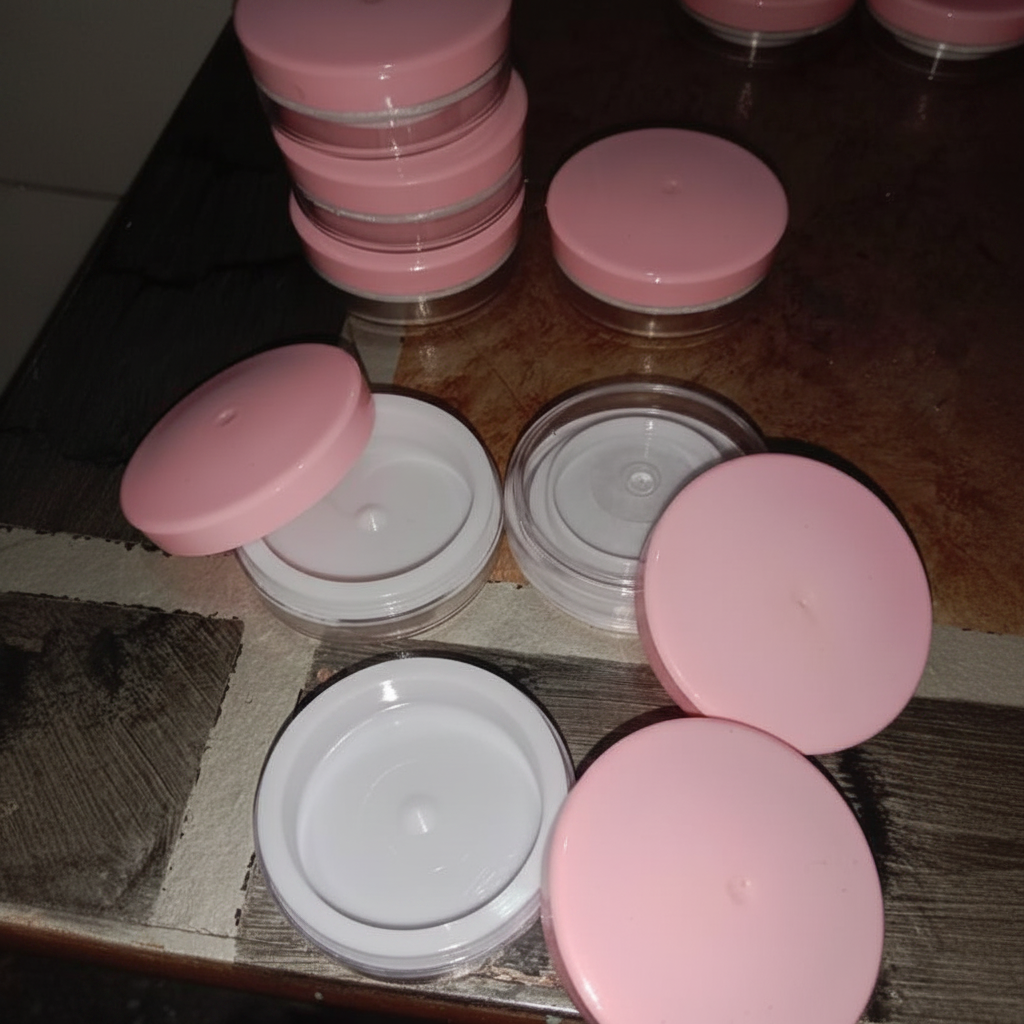 15ml Empty Acrylic Cosmetic Jars with Pink Screw Cap – Pack of 12