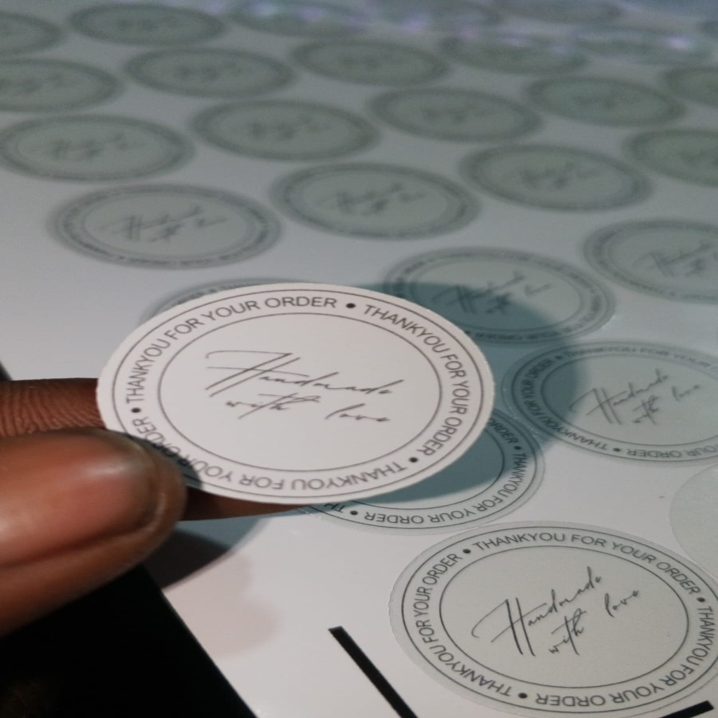 Floral Thank You Stickers – Pack of 100 | 1 Inch Round Seal Stickers for Packaging, Envelopes & Gift Decoration